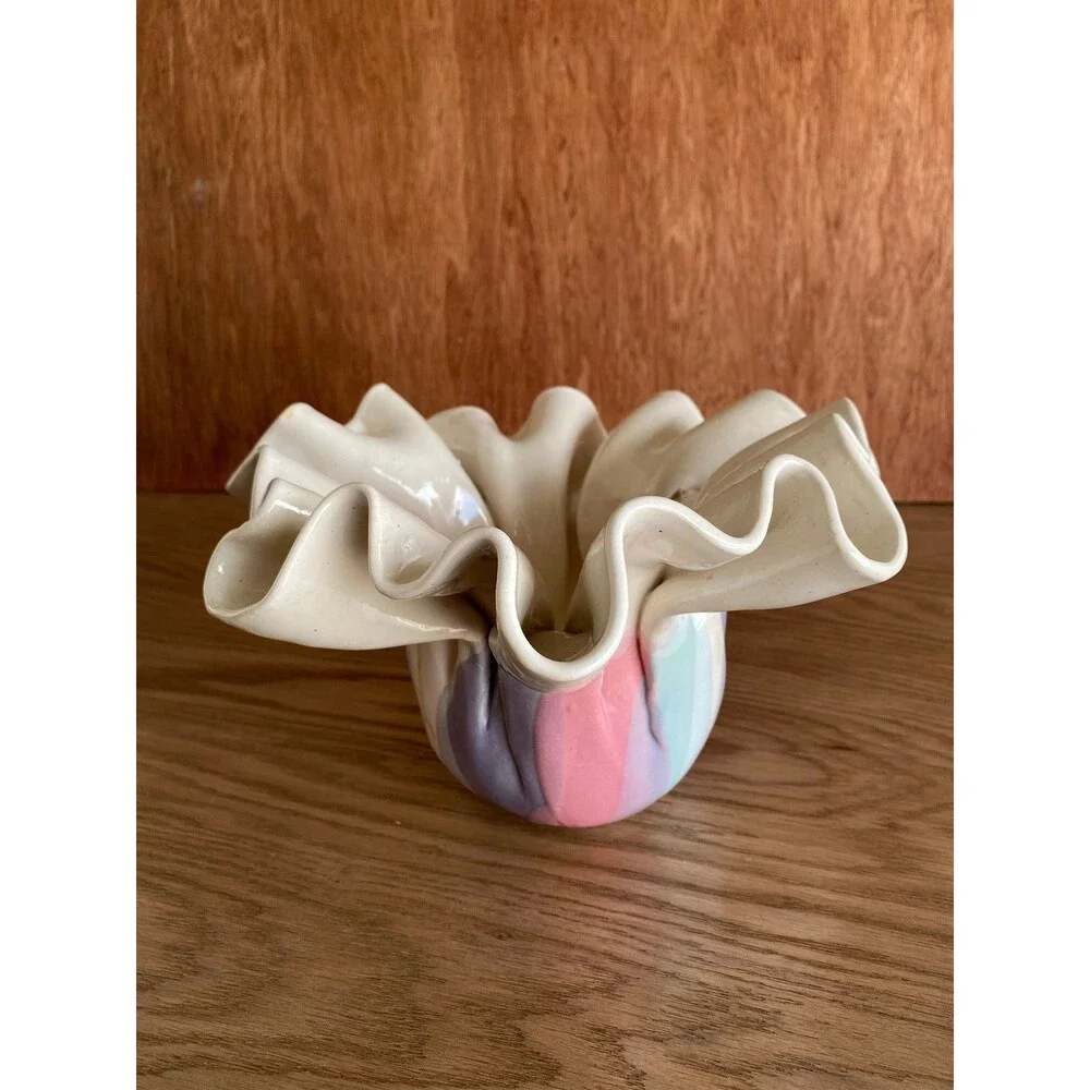 Vintage 1987 Studio Pottery Handkerchief Ruffle Vase Pastel Pink Blue Signed‎